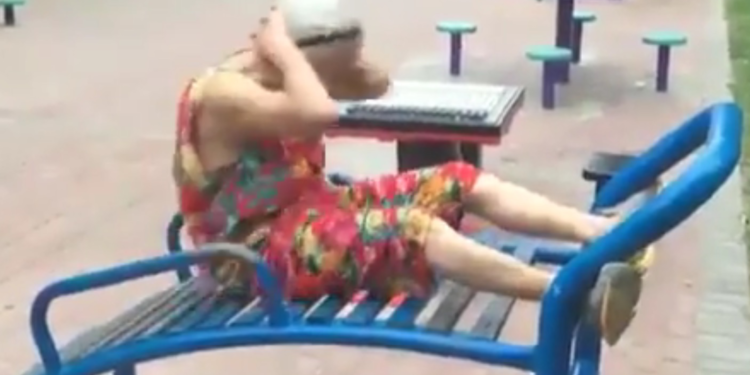 85-летняя гимнастка из Китая