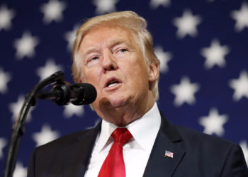 Трамп: усыновление означает, что «ни один ребенок Америки, рожденный или не рожденный, не является нежеланным»