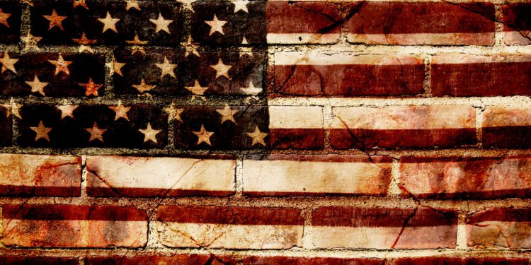 Опрос Gallup: Американцы перестают ощущать себя свободными