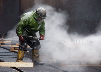 В России нужно развивать культуру использования средств индивидуальной защиты на производстве