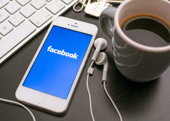 Время решений для Facebook: да или нет цензуре?