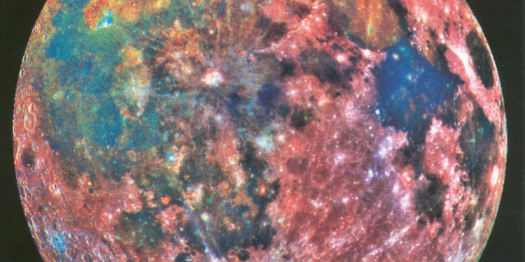 Цветное изображение Луны, созданное зондом Galileo
