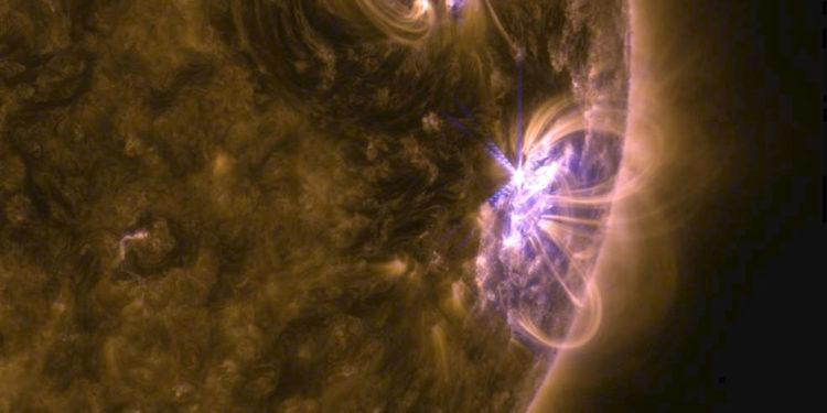 Новые вспышки на Солнце высшего класса могут произойти 12 сентября — прогноз
