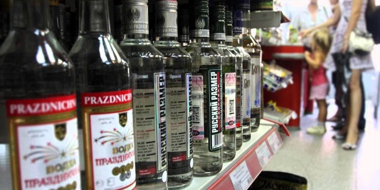 Минпромторг РФ предложил отменить запрет на торговлю алкоголем у школ