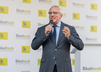 Сколтех и парк Зарядье займутся популяризацией российской науки и образования