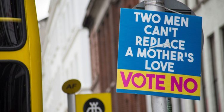 Дебаты о переопределении брака в Ирландии
