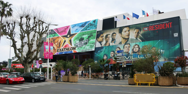 Фотолента с каннского медиафорума MIPTV