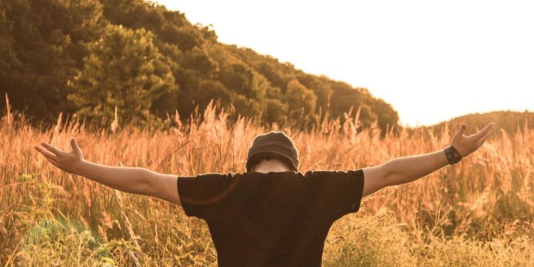 Пастор церкви в США предложил своим прихожанам ударить его ножом для понимания страданий Христа