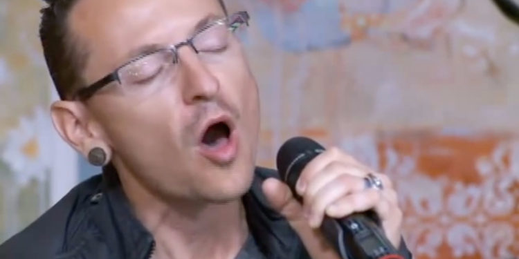 Вокалист Linkin Park Честер Беннингтон покончил с собой в день рождения друга, также совершившего самоубийство