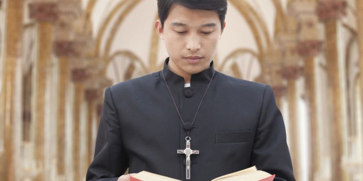 Власти КНР намерены создать «китайское богословие» для протестантов