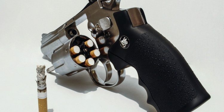 The Lancet: курение убило 280000 россиян в 2015 году