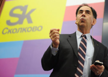 Основатель Сколтеха Эдвард Кроули получил диплом иностранного члена РАН