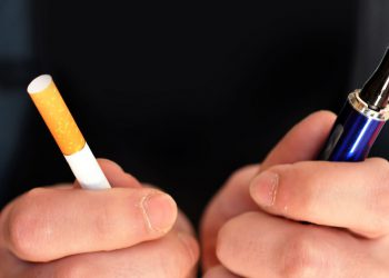 Эксперт: Электронные сигареты — замена одной зависимости на другую