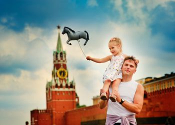 Минобрнауки намерено воспитывать россиян в духе традиционных ценностей