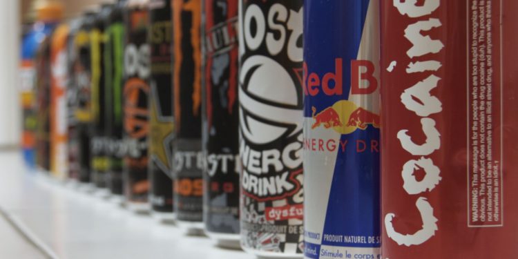 ФАС предложила отменить ограничения на продажу алкогольных энергетиков