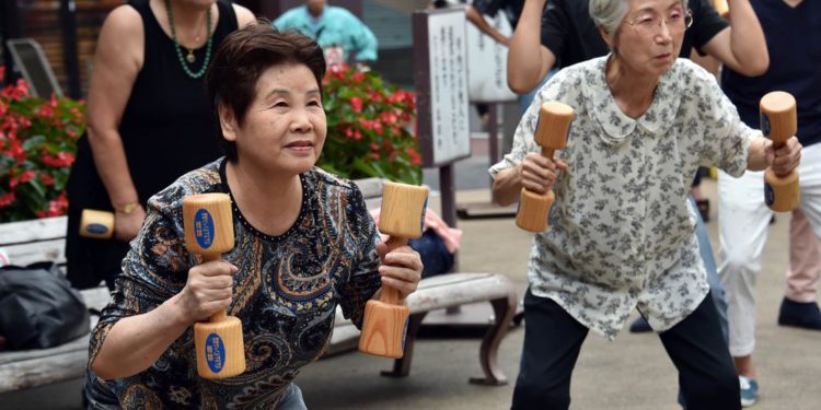 Пенсионная реформа по-японски: население Японии достигло очередного возрастного рубежа