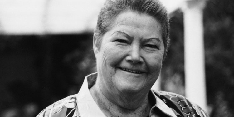 «На земле станет меньше красок…» Скончалась Колин Маккалоу