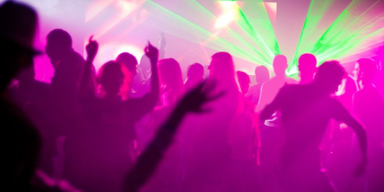 Ночные клубы предлагают закрывать за распространению наркотиков на их территории