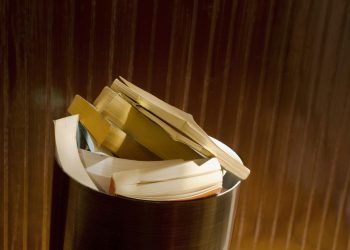 Опрос ВЦИОМ: россияне перестают читать книги