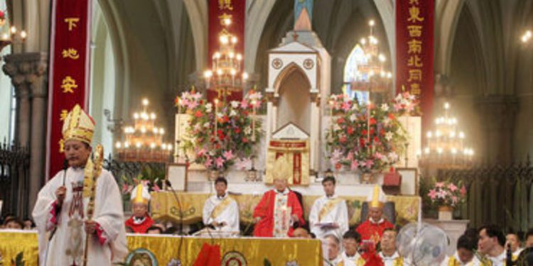 Коммунистическая партия теперь контролирует Церковь в Китае