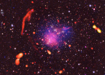 Опубликован новый снимок колоссального столкновения сотен галактик во Вселенной