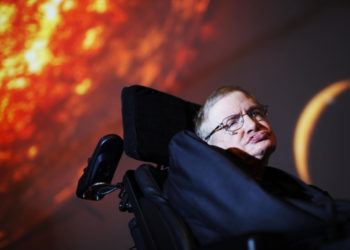 Стивен Хокинг: Бога нет, потому что я так думаю