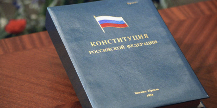 Понятие брака как союза мужчины и женщины надо прописать в Конституции РФ