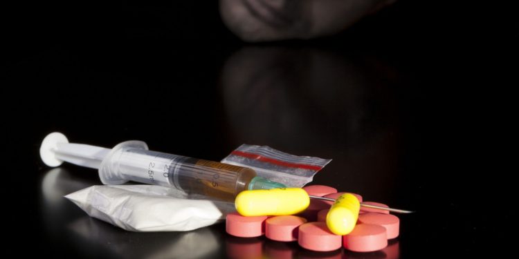 Подавляющее большинство россиян выступает за принудительное лечение наркоманов