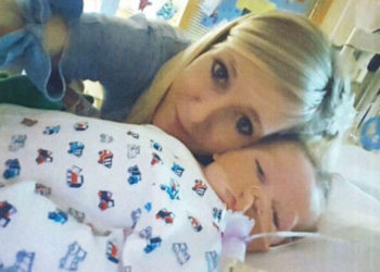 Родители Чарли Гарда намерены через суд забрать смертельно больного сына домой — СМИ