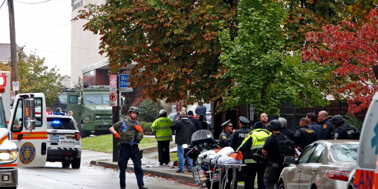 97-летняя женщина, пережившая Холокост, погибла во время нападения террориста на синагогу в США