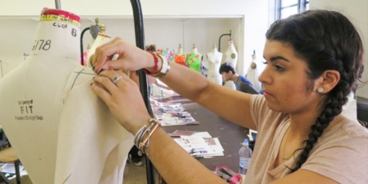 Будущая мода: обучение дизайнеров ради долговечности индустрии