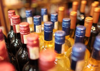 В Совете Федерации предложили продавать алкоголь с 21 года