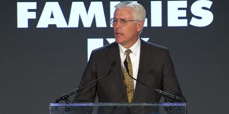 Президент университета: трансгендерная идеология низводит само понятие «быть человеком»