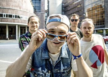 «Вокруг шум, пусть так — не кипишуй…» (Каста — Лучшие песни, 2014)