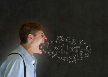 Опрос: Половина россиян матерится, вторая мат слушает