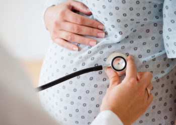 Британским врачам приказали заменить «будущих мам» на «беременных людей»