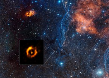 Получено самое детальное изображение пылевого диска вокруг звезды