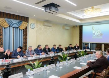 Священники и «силовики» обсудили «пакет Яровой» в  Общественной палате