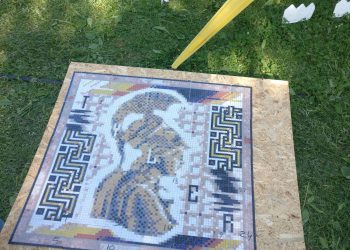 Робот из Сколтеха собрал античную мозаику на фестивале VK Fest в Санкт-Петербурге