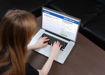 Социологи обнаружили зависимость между использованием Facebook и частотой разводов