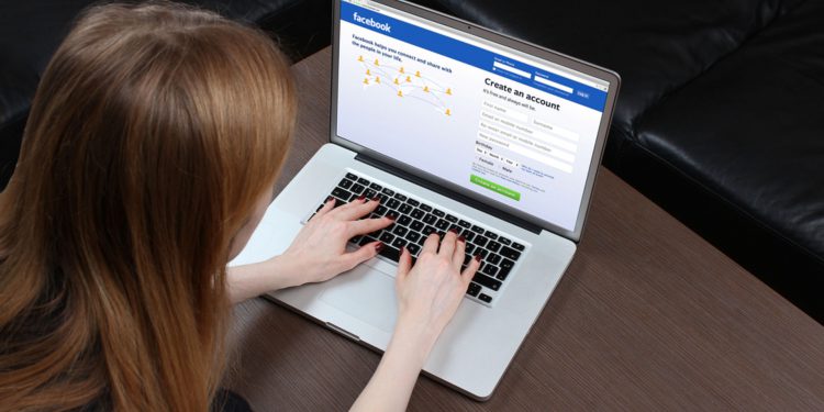 Социологи обнаружили зависимость между использованием Facebook и частотой разводов