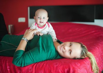 Почему нужно рожать детей в 20 лет