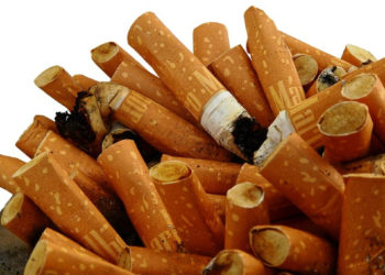 Ученые предлагают смешивать окурки с асфальтом для создания эффективного дорожного покрытия