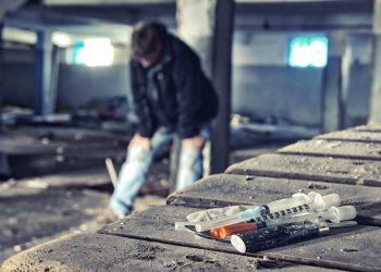 Глава ФСКН: Наркомания затрагивает пятую часть населения России