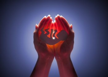 Власти РФ намерены принять комплекс мер для сокращения числа абортов