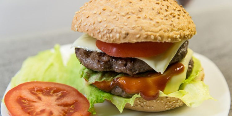 Реклама на ТВ повышает риск возникновения рака у подростков