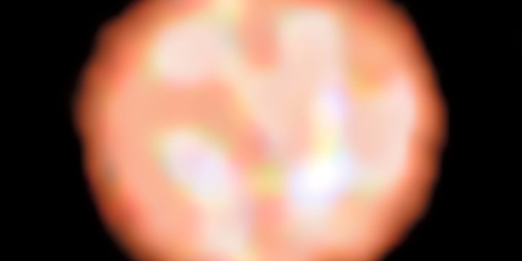 Ученые впервые в истории разглядели гигантские пузыри на поверхности далекой звезды