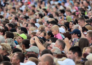 Плодятся и размножаются: население России выросло за полгода на 88 тысяч человек