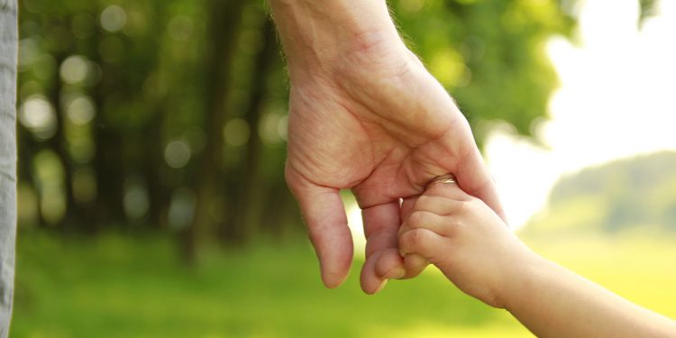 Британский суд передал ребёнка, чудом выжившего после аборта, на воспитание отцу