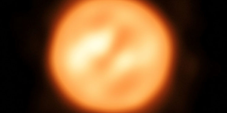 Астрофизики впервые сделали уникальный прямой снимок поверхности и атмосферы далекой звезды